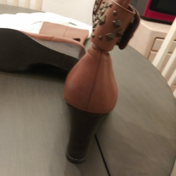 Wedge tan leather boots - Picture 2 of 4